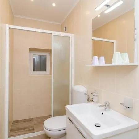 Lena & Lara - One-bedroom With Terrace And Sea View Apartment